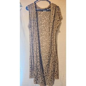 Knitted short sleeved jacket